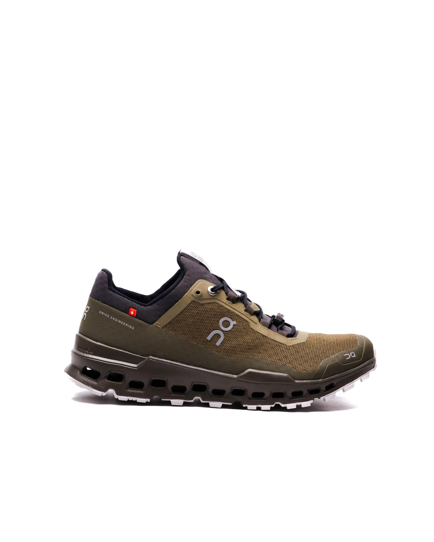 Exclusive ON Running Cloudultra — 7 — Front View