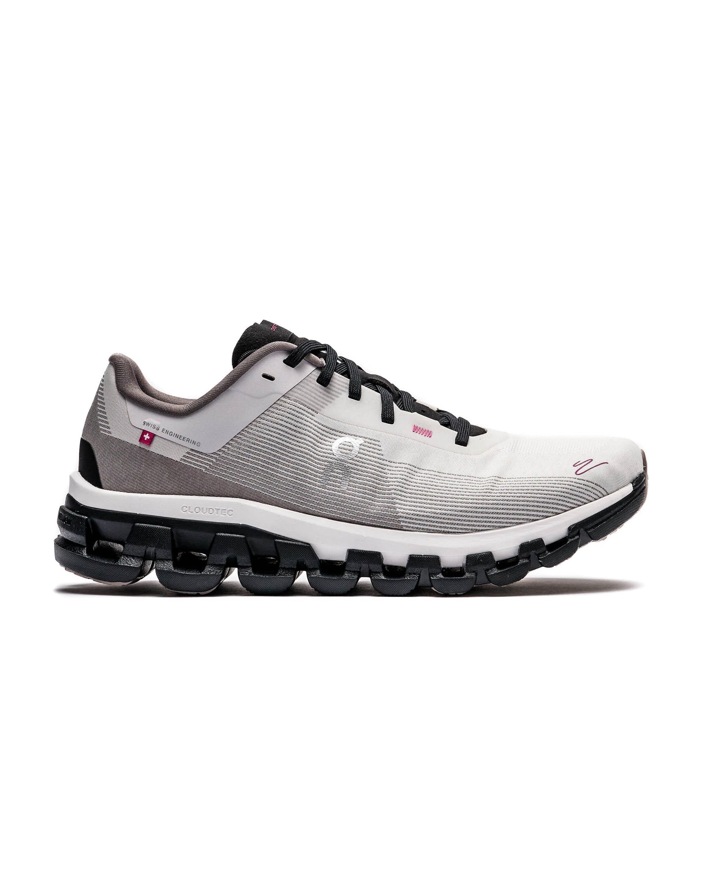 Exclusive ON Running x DISTANCE Cloudflow — 7 — Front View