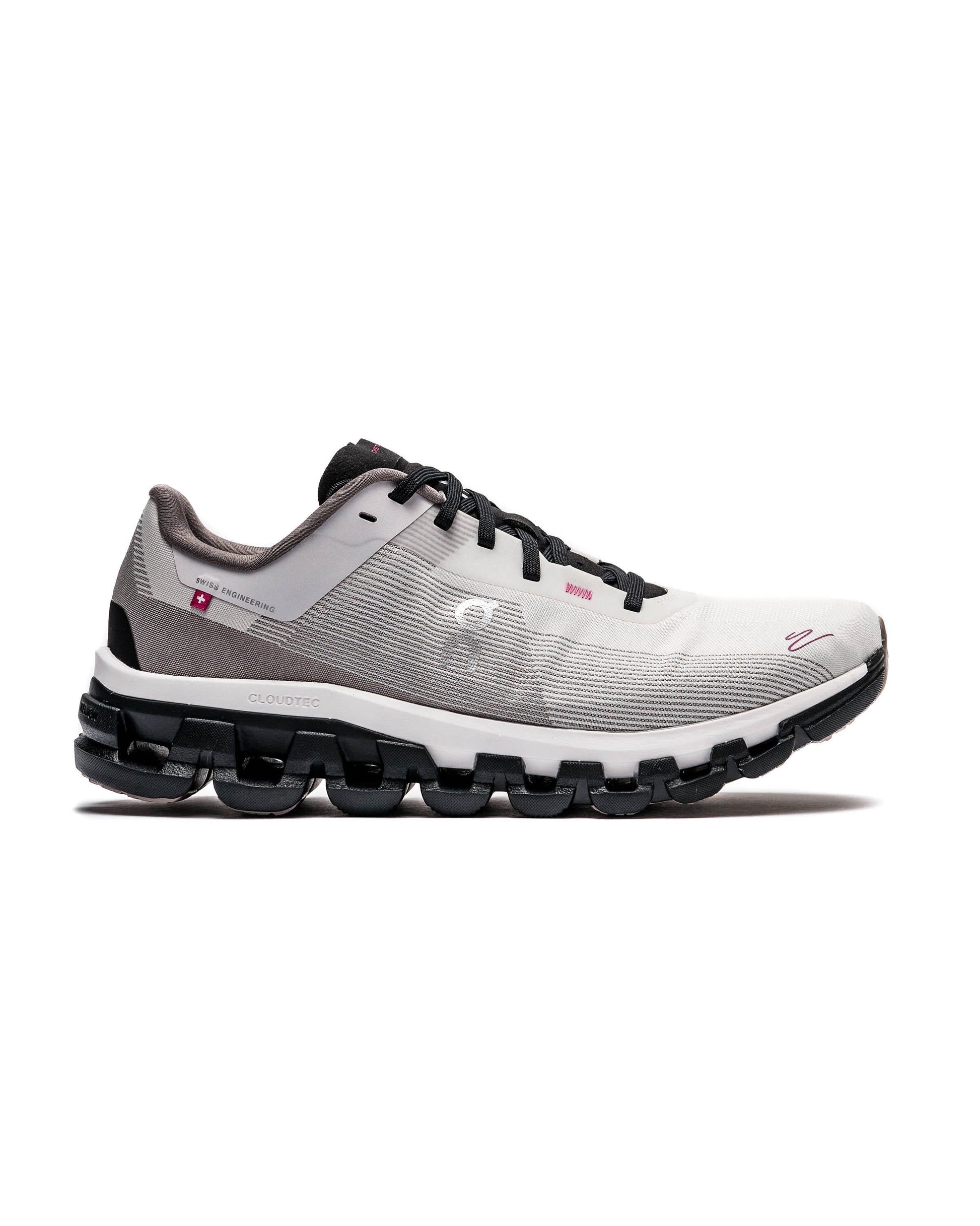 Exclusive ON Running x DISTANCE Cloudflow — 7 — Front View