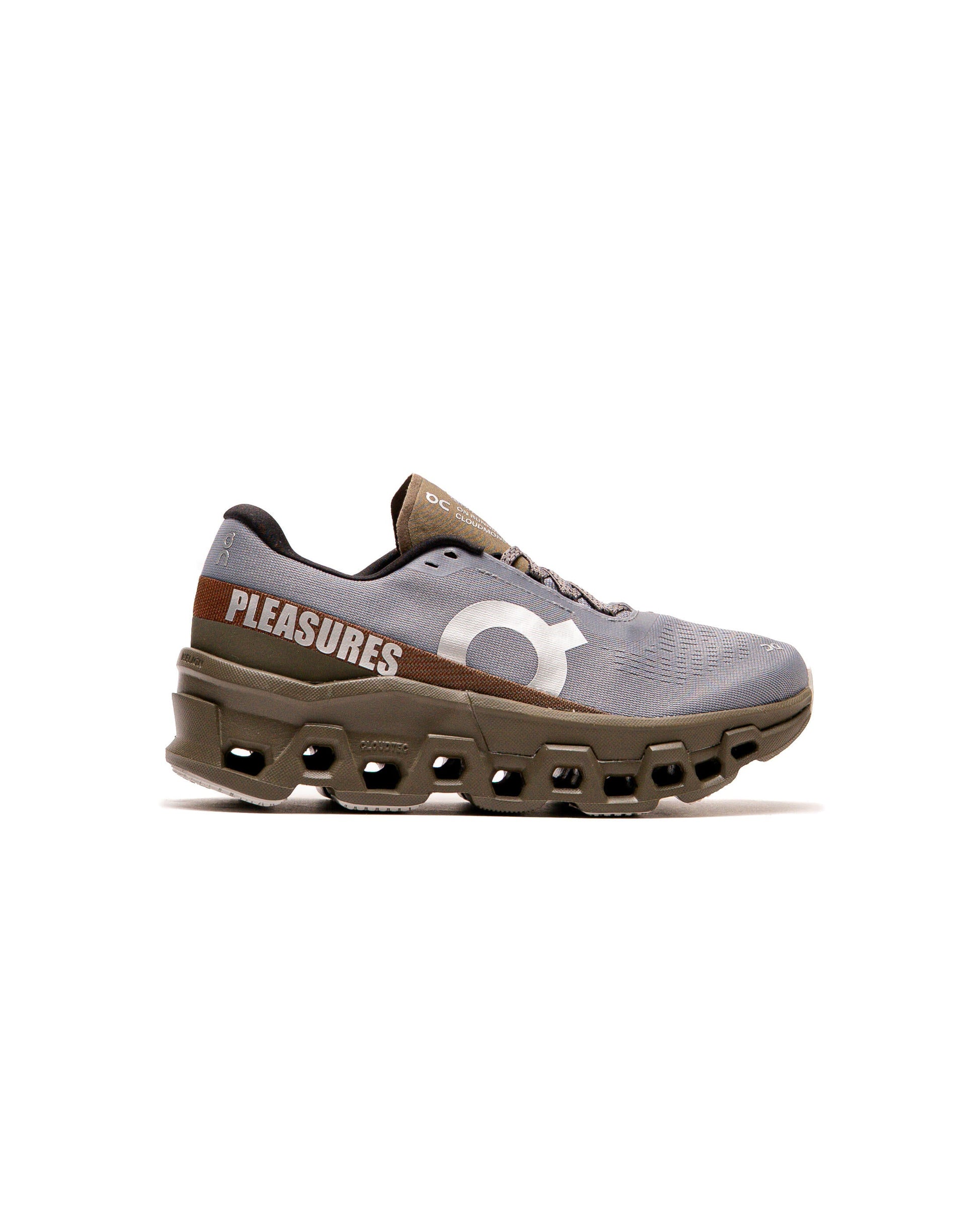 Exclusive On Running x PLEASURES x The Loop WMNS Cloudmonster 2 — 5 — Front View