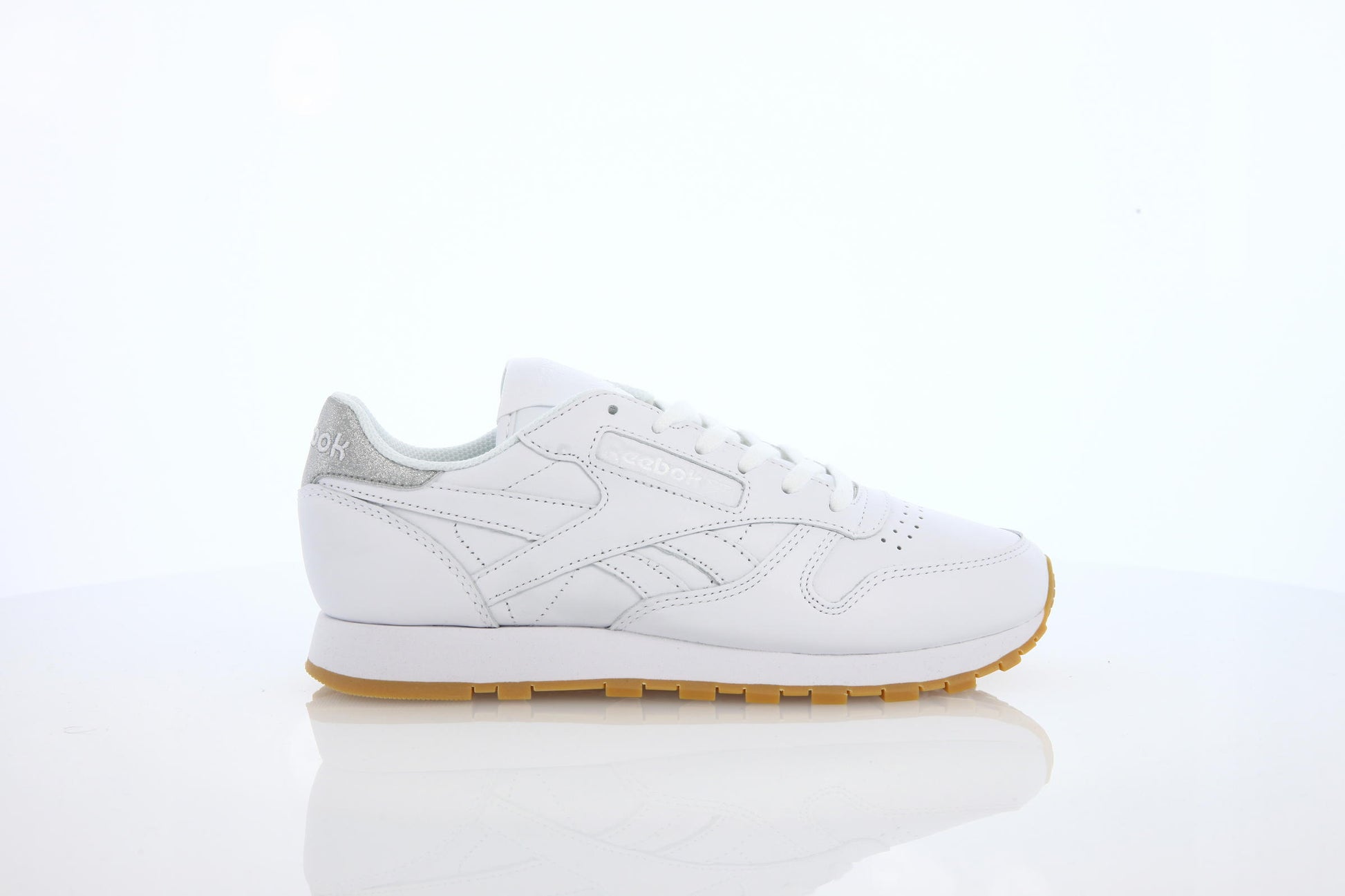 Exclusive Reebok x Gigi Hadid Classic Leather Met Diamond "White" — 5 — Front View