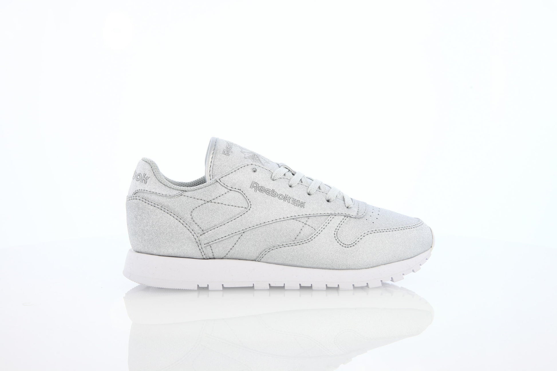 Exclusive Reebok x Gigi Hadid Classic Leather W Syn "Diamond" — 5 — Front View