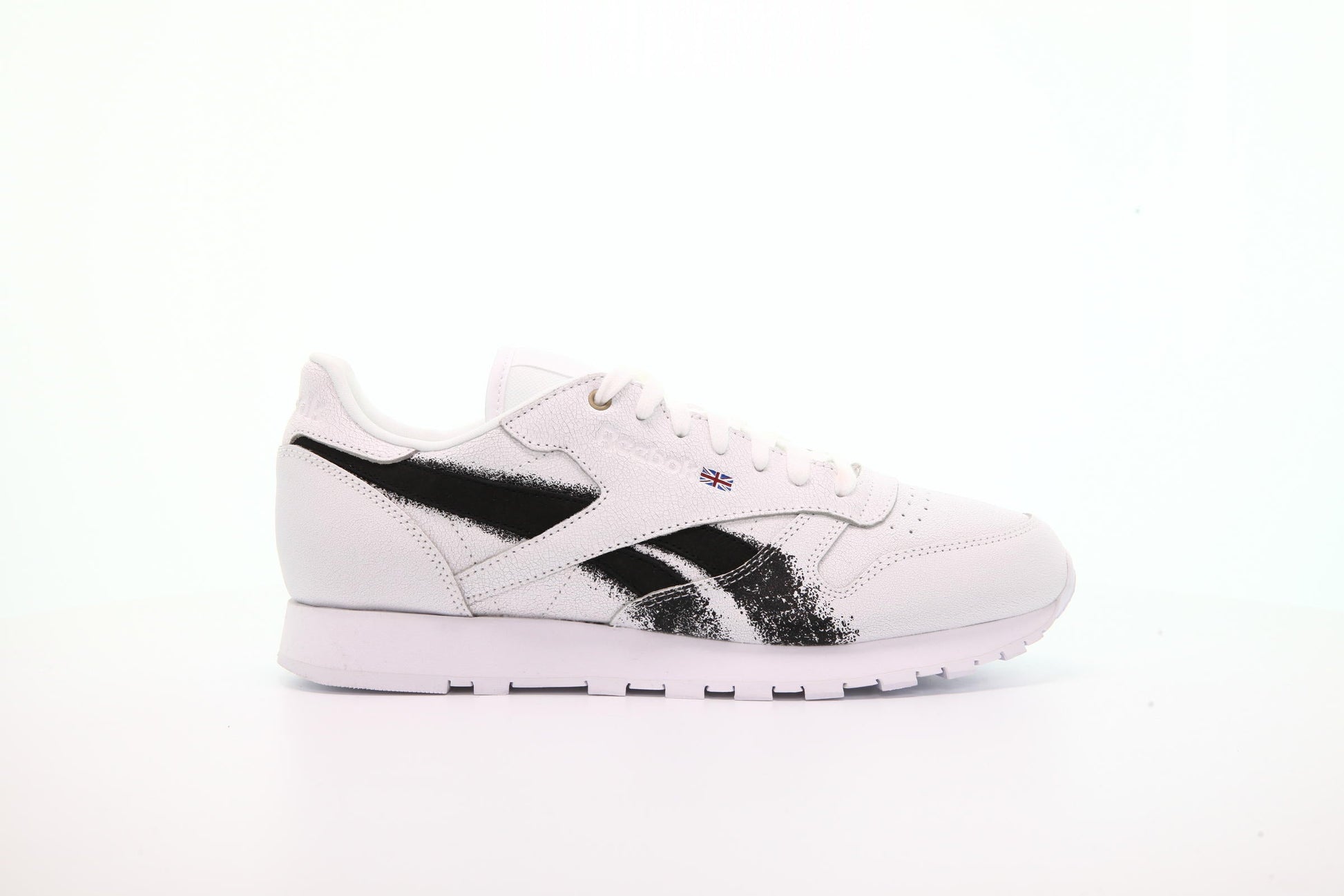 Exclusive Reebok Classic Leather x Montana Cans "White" — 5 — Front View