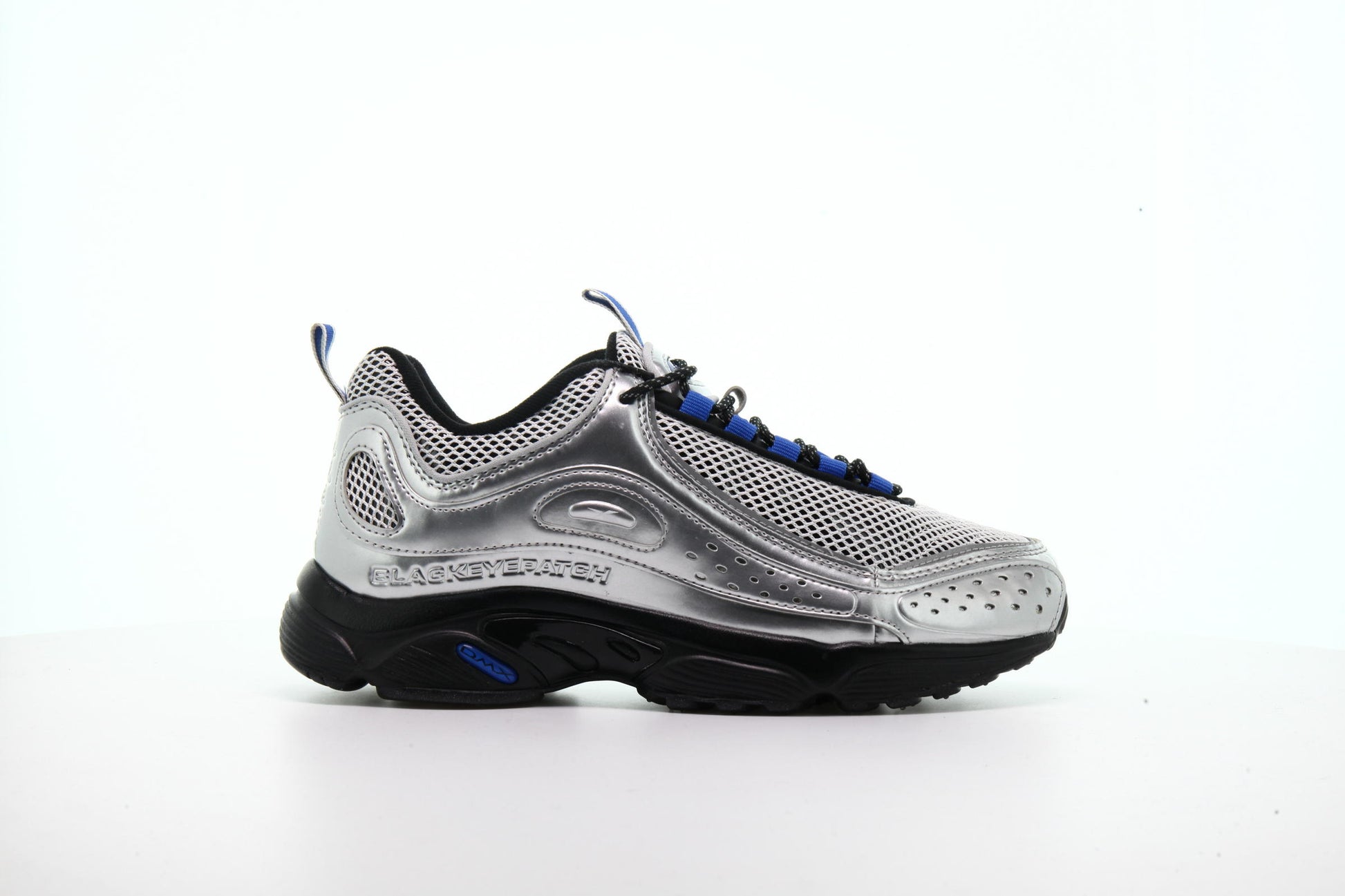 Exclusive Reebok Daytona DMX II "Vital Blue" — 5 — Front View