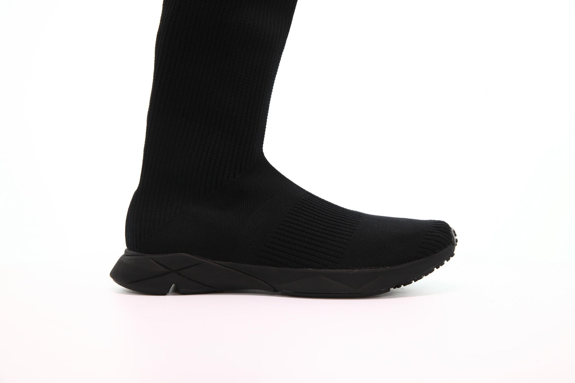 Exclusive Reebok Sock Runner "Black" — 5 — Front View