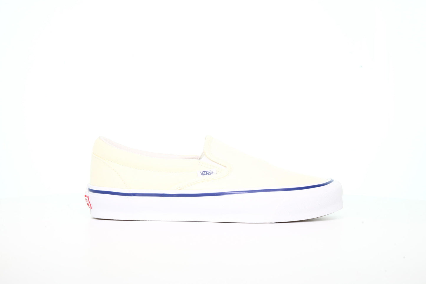 Exclusive Vans OG Classic Slip-On LX "Classic White" — 3.5 — Front View