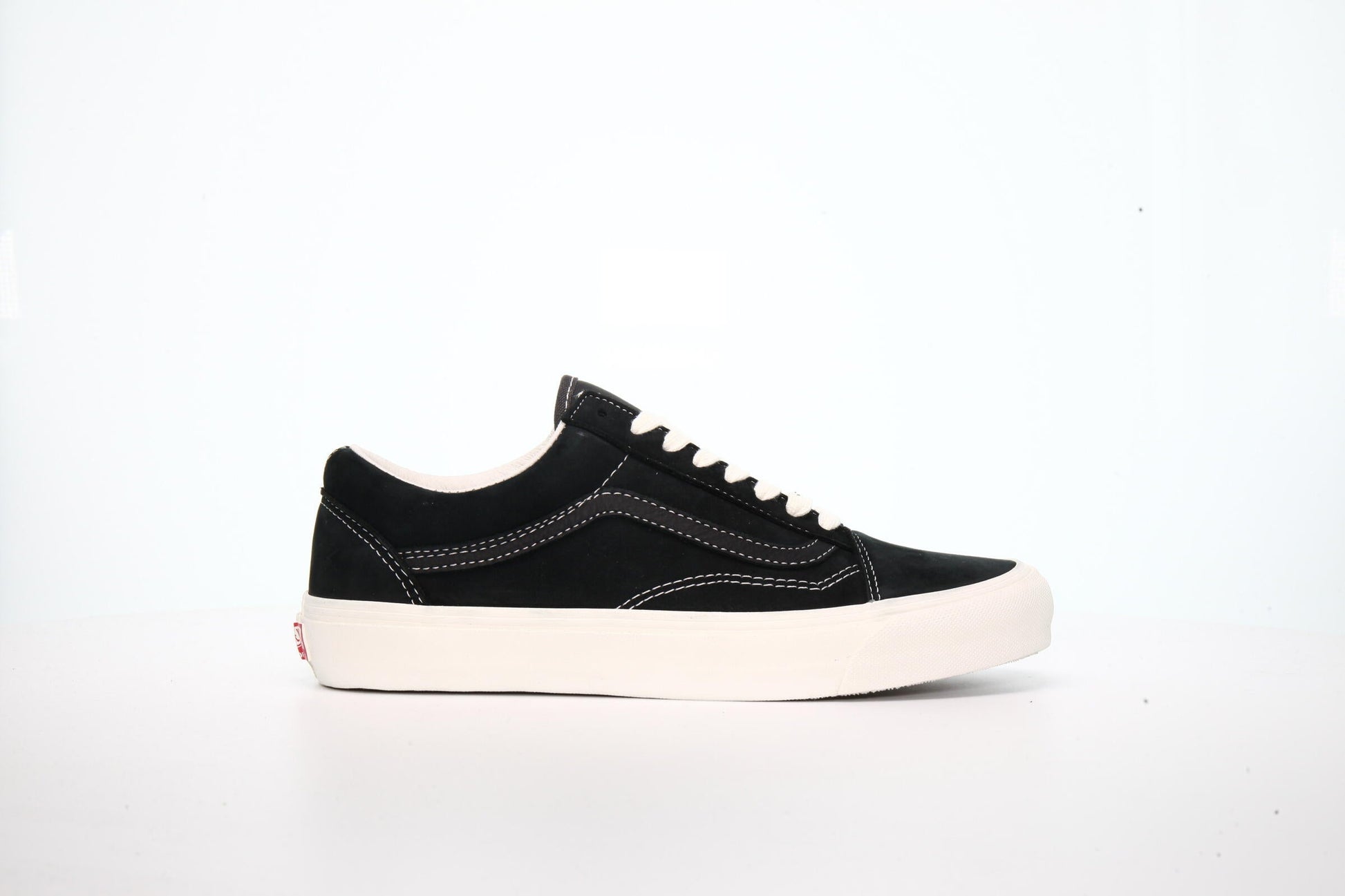 Exclusive Vans OG Old Skool LX "Raven" — 6.5 — Front View