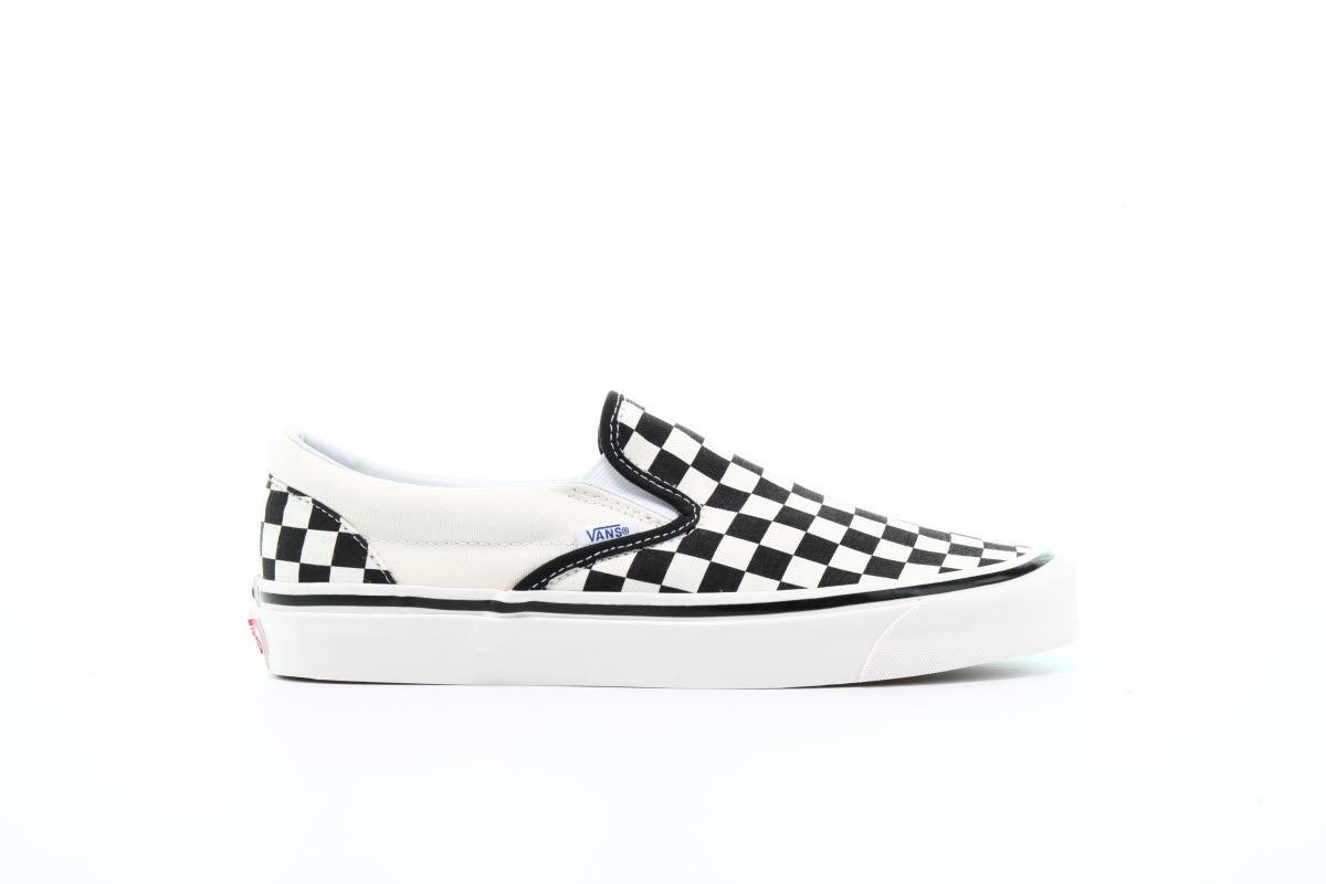 Exclusive Vans Classic Slip-On 98 DX "Checkerboard" — 3.5 — Front View