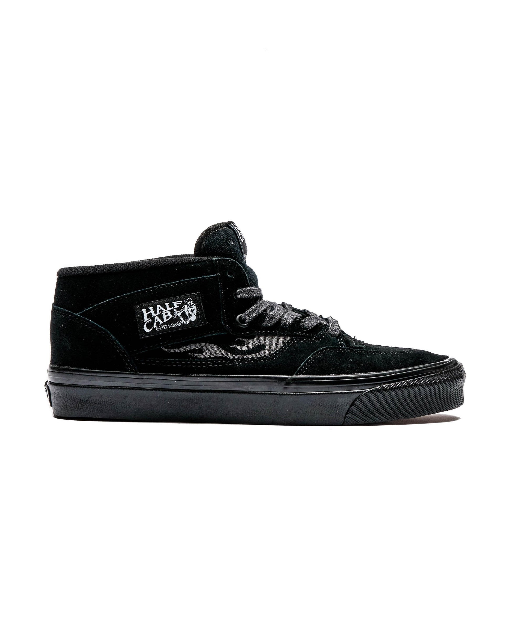 Exclusive Vans UA Half Cab 33 DX — 3.5 — Front View