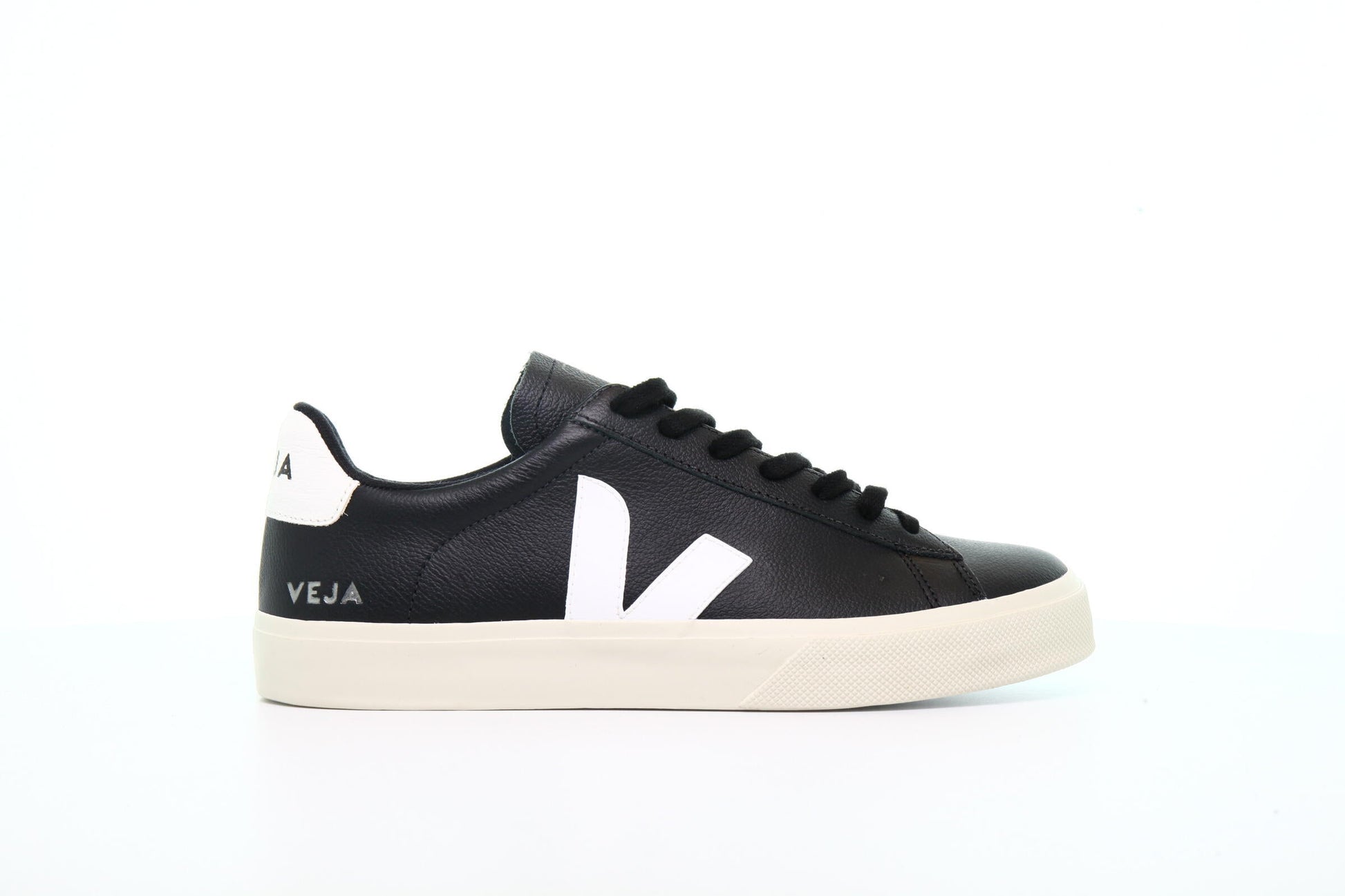 Exclusive Veja Campo "Black" — 7 — Front View