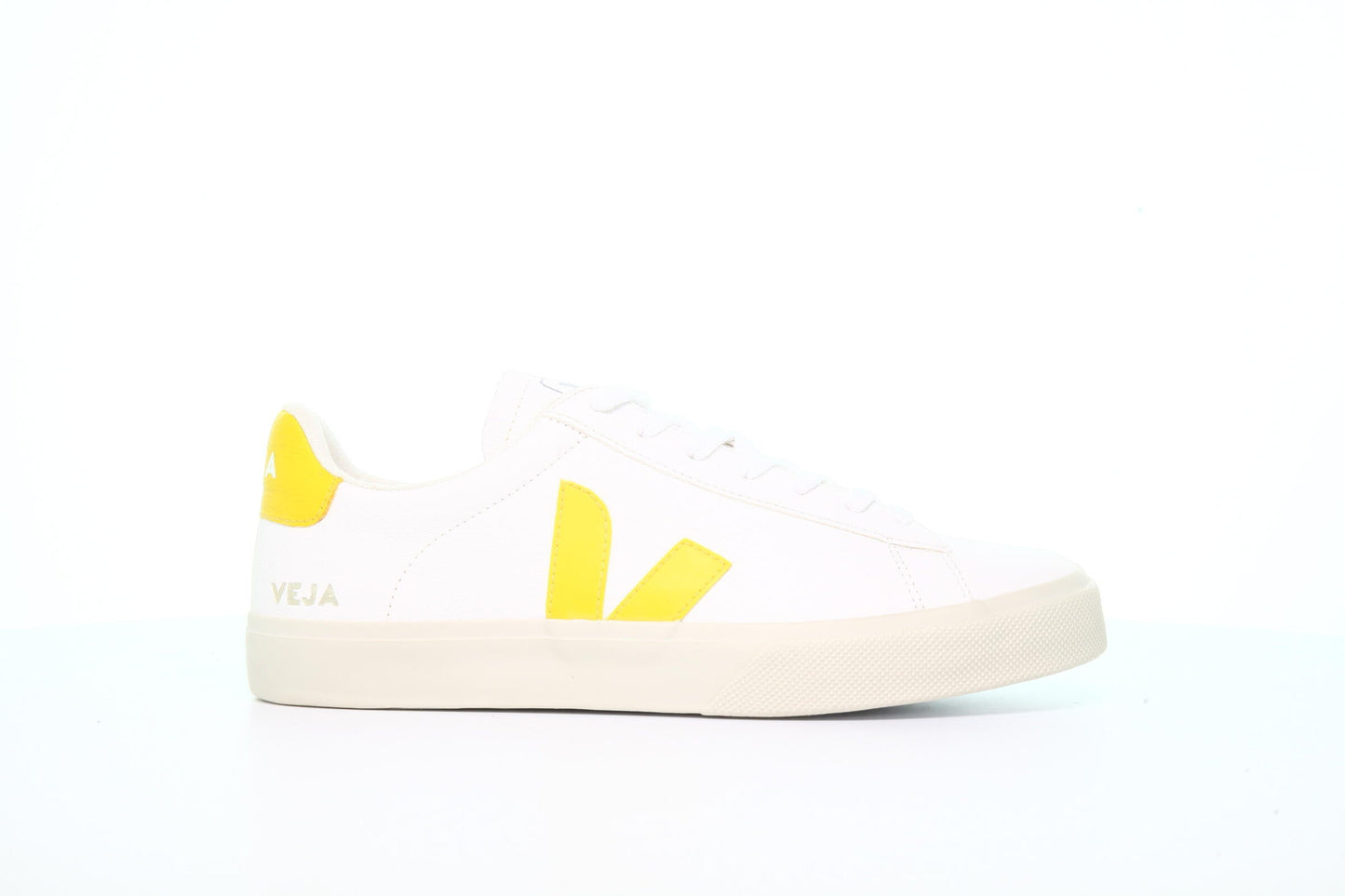 Exclusive Veja Campo "Tonic" — 7 — Front View
