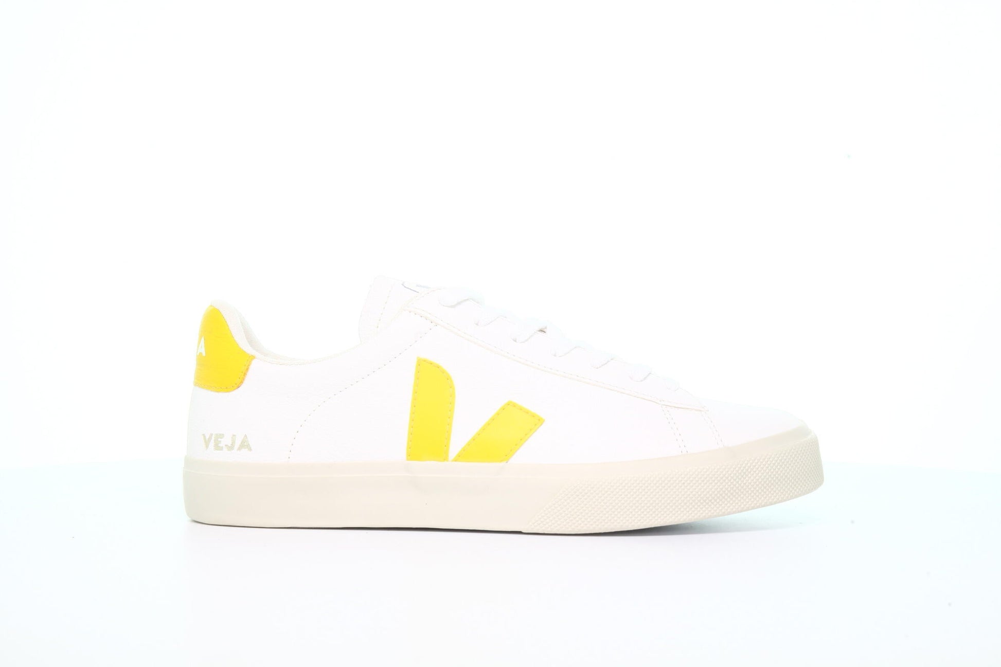 Exclusive Veja Campo "Tonic" — 7 — Front View