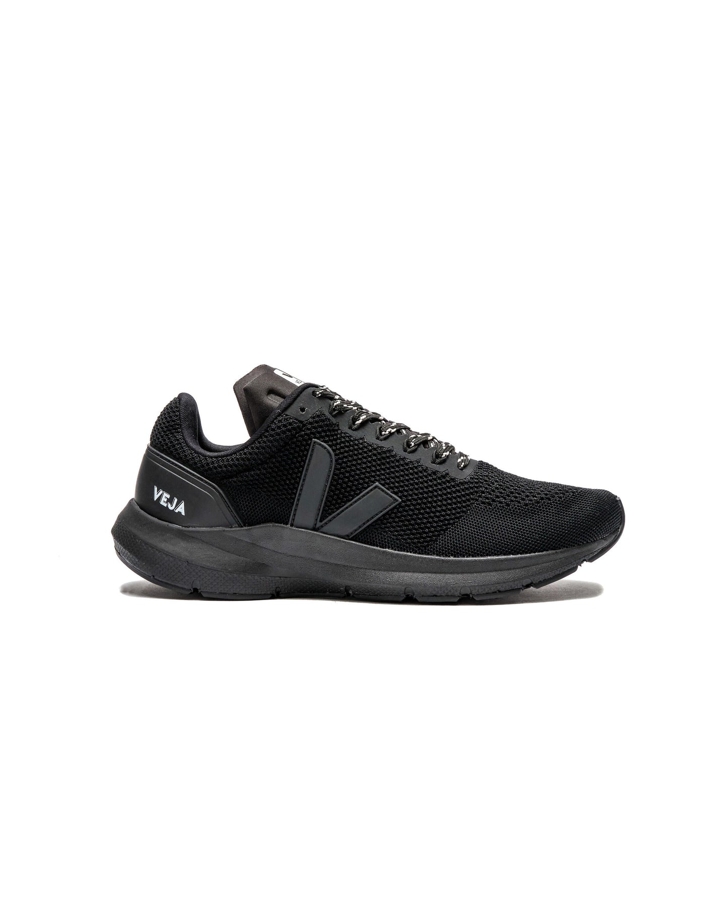 Exclusive Veja Marlin — 7 — Front View