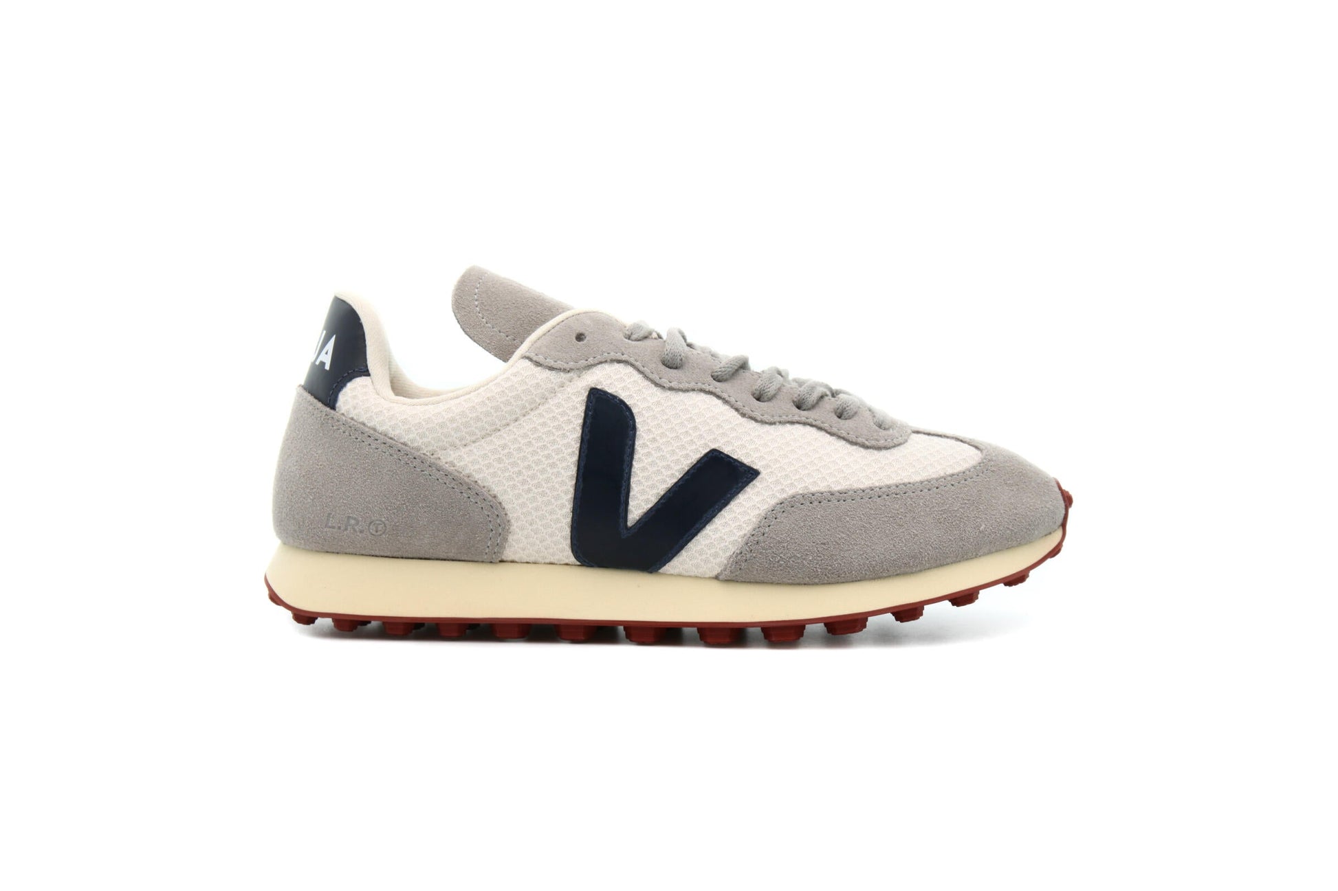 Exclusive Veja RIO BRANCO "NAUTICO" — 4 — Front View