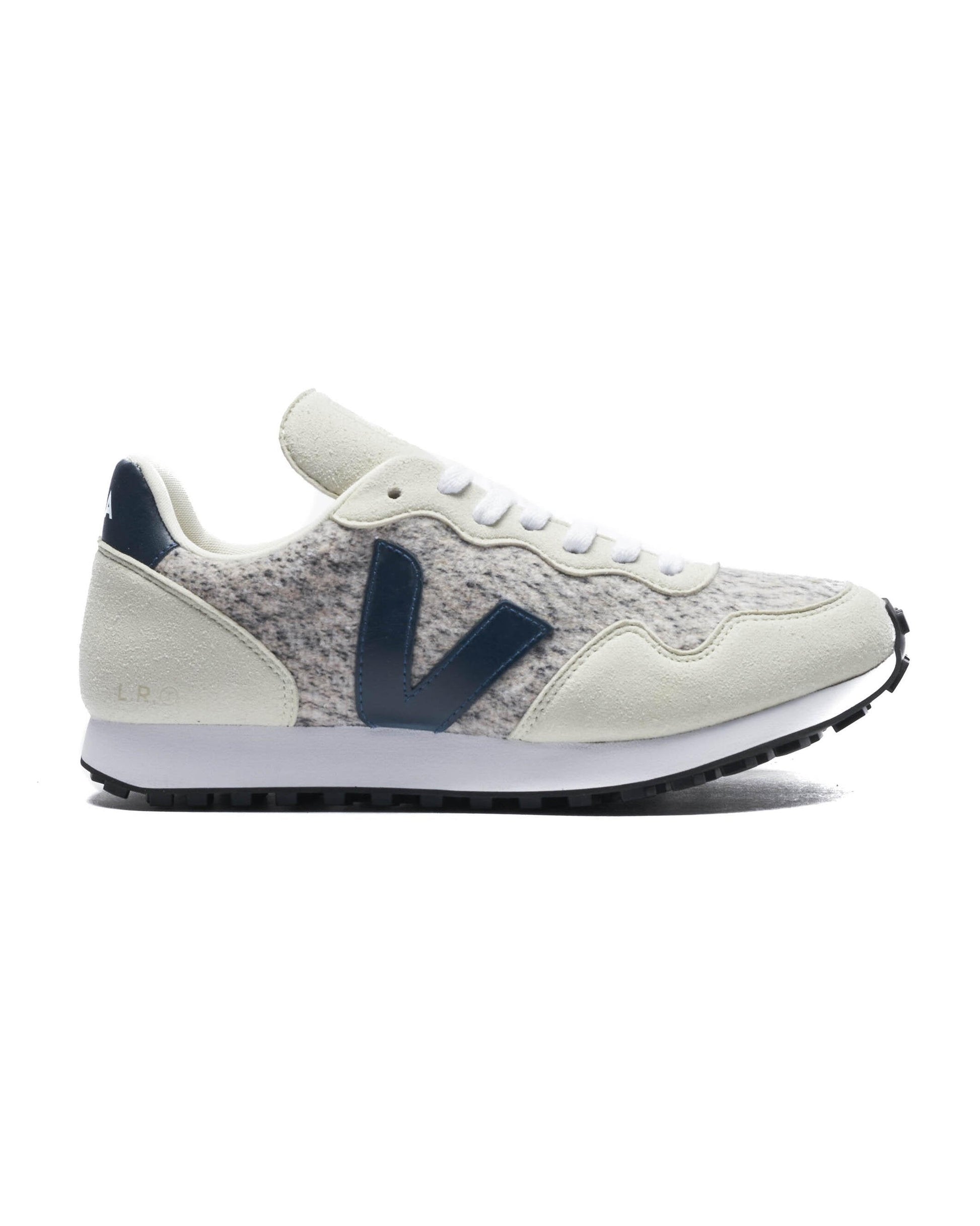 Exclusive Veja SDU ALVEOMESH — 4 — Front View