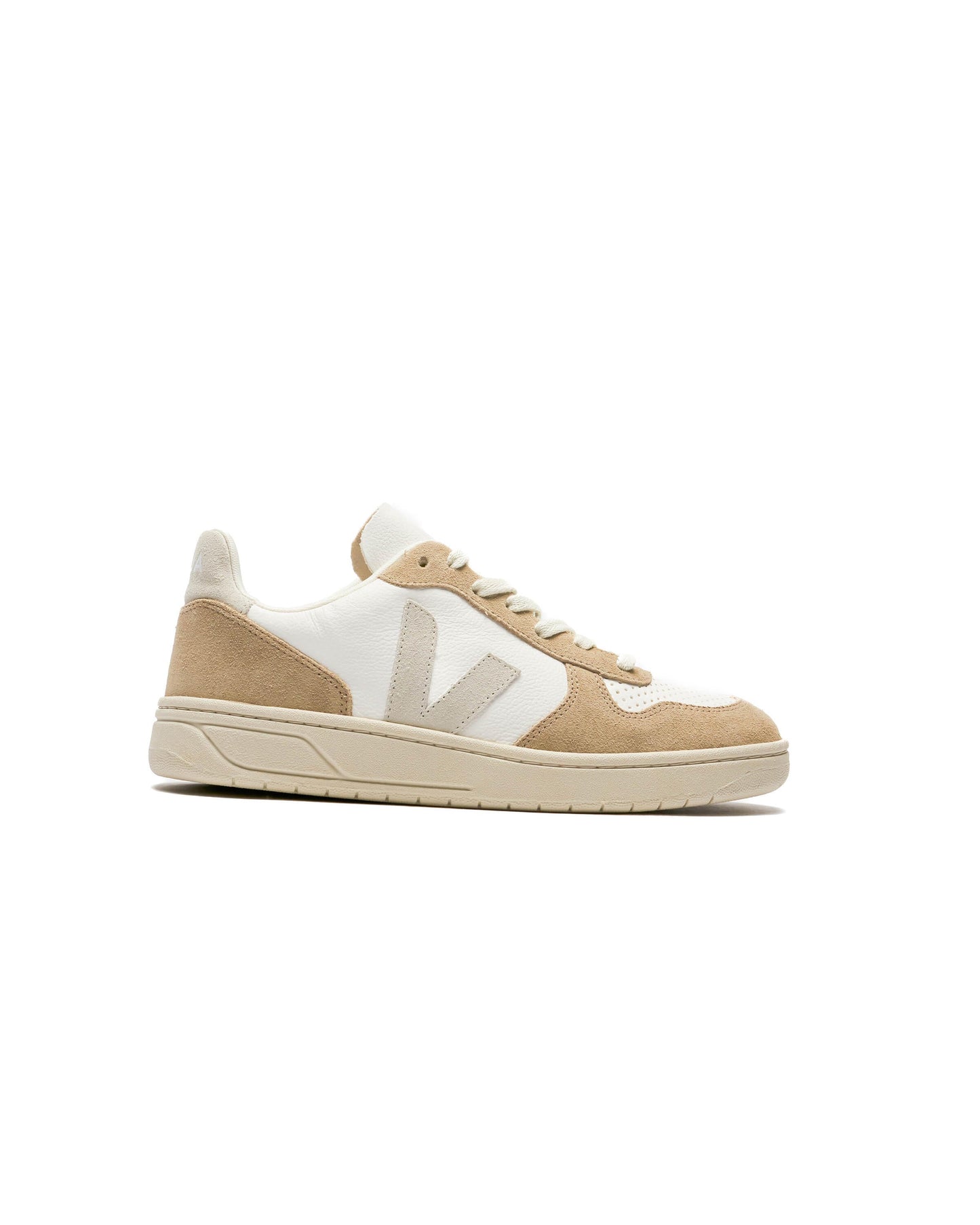 Exclusive Veja V-10 — 4 — Front View