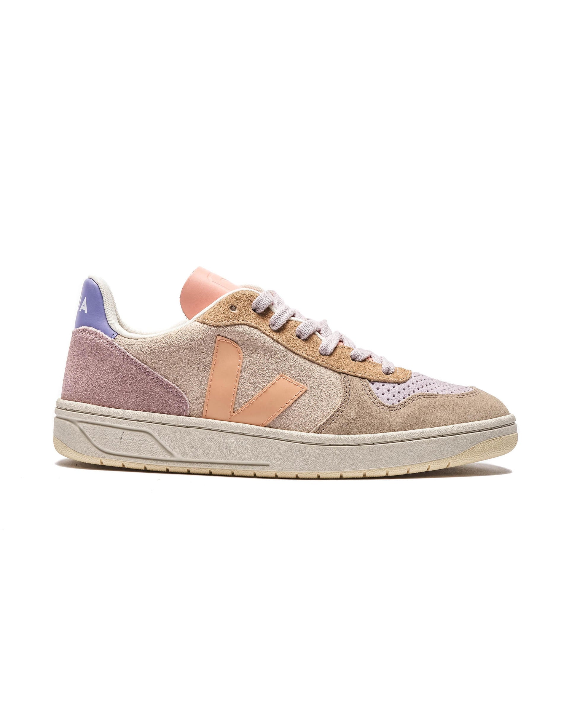 Exclusive Veja V-10 — 4 — Front View