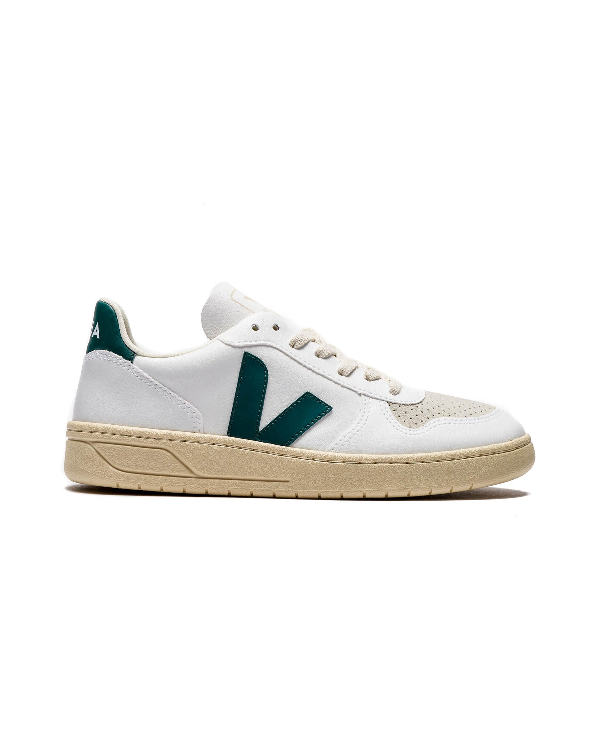 Exclusive Veja V-10 — 4 — Front View