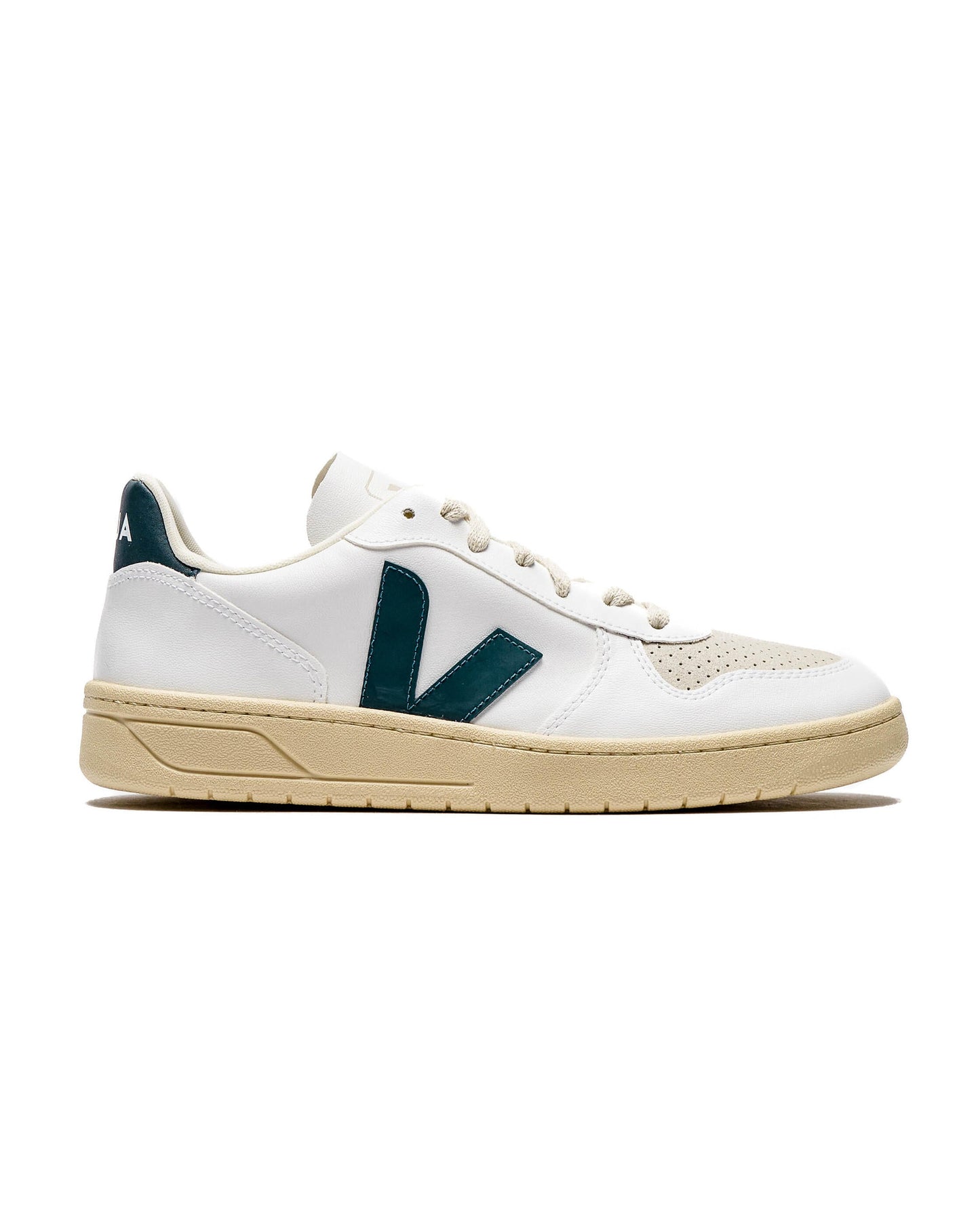 Exclusive Veja V-10 — 4 — Front View