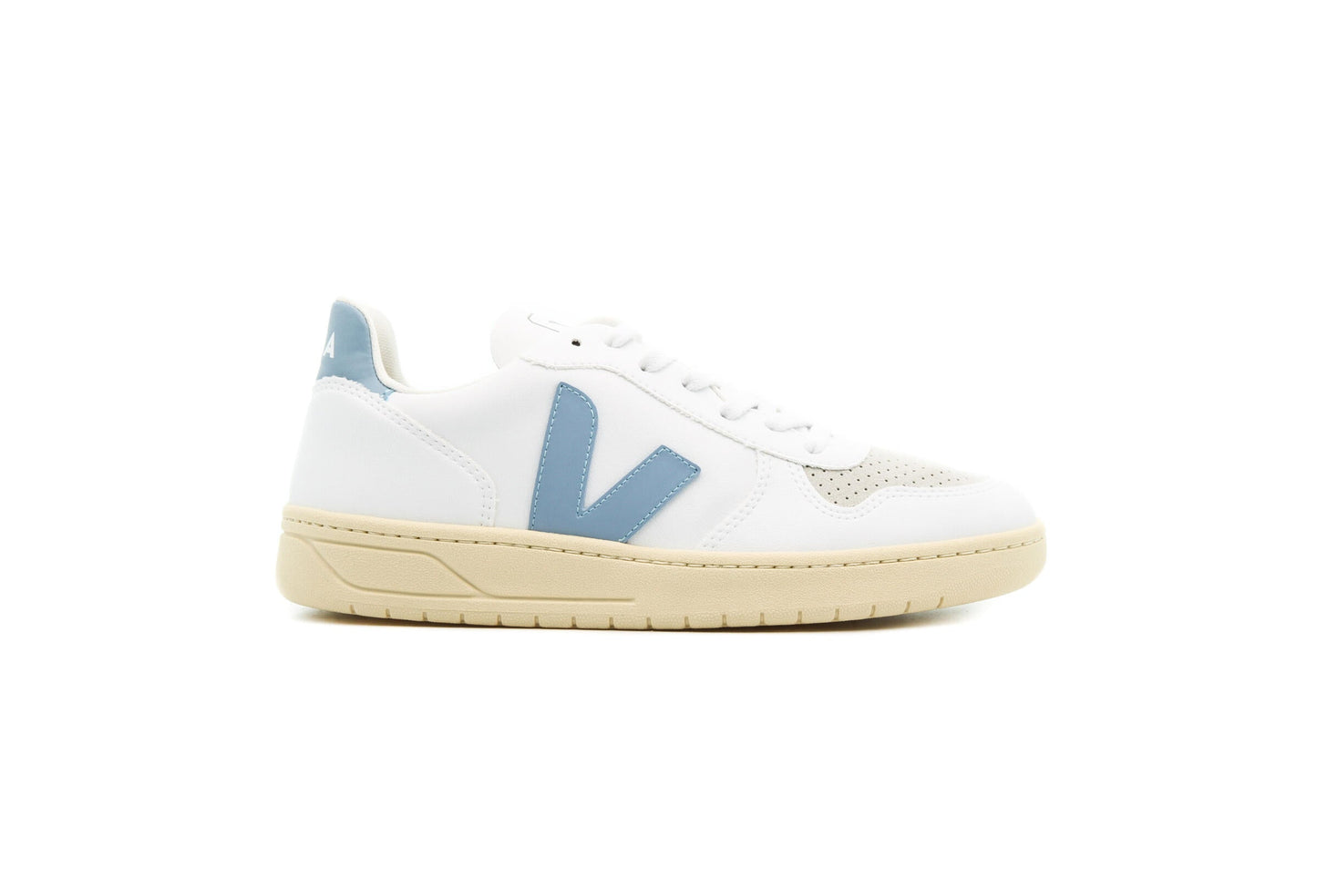 Exclusive Veja V-10 — 4 — Front View