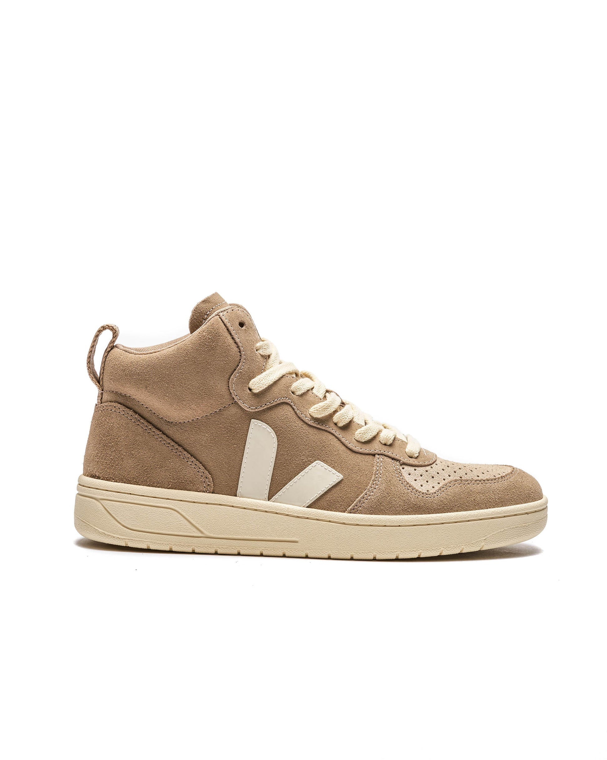 Exclusive Veja V-15 — 4 — Front View