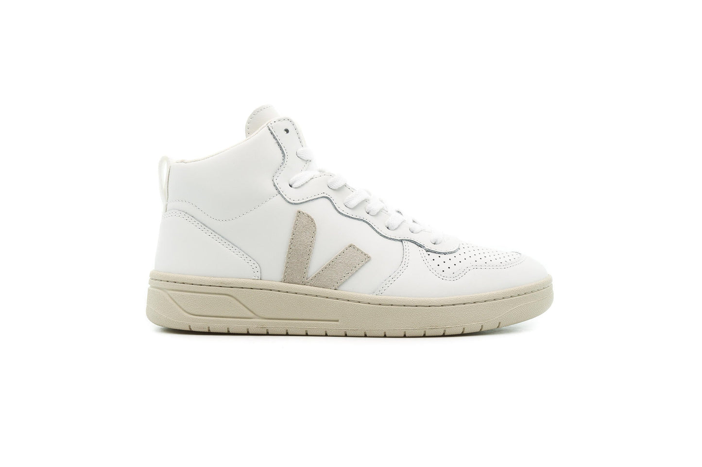 Exclusive Veja V-15 — 4 — Front View