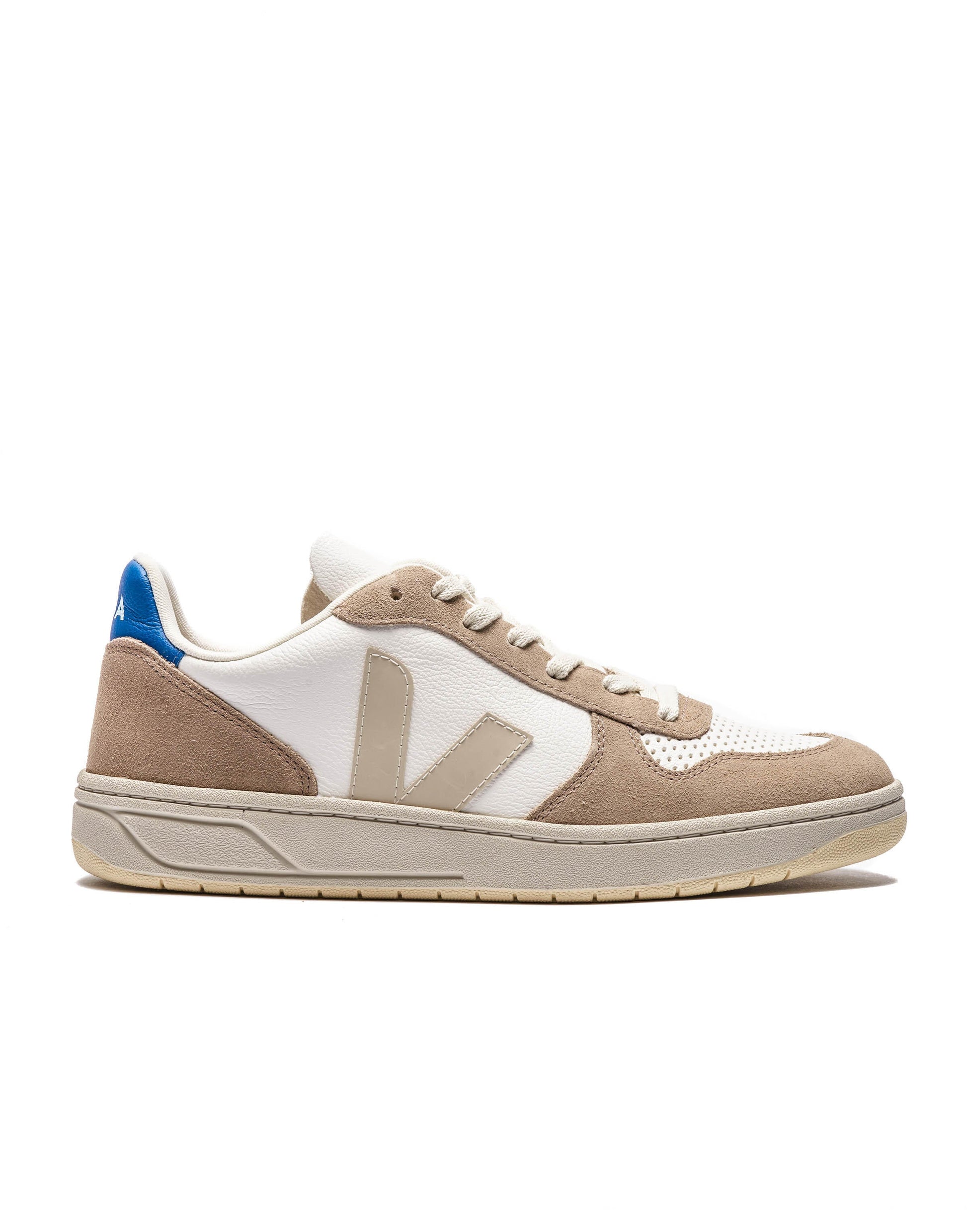 Exclusive Veja WMNS V-10 — 4 — Front View
