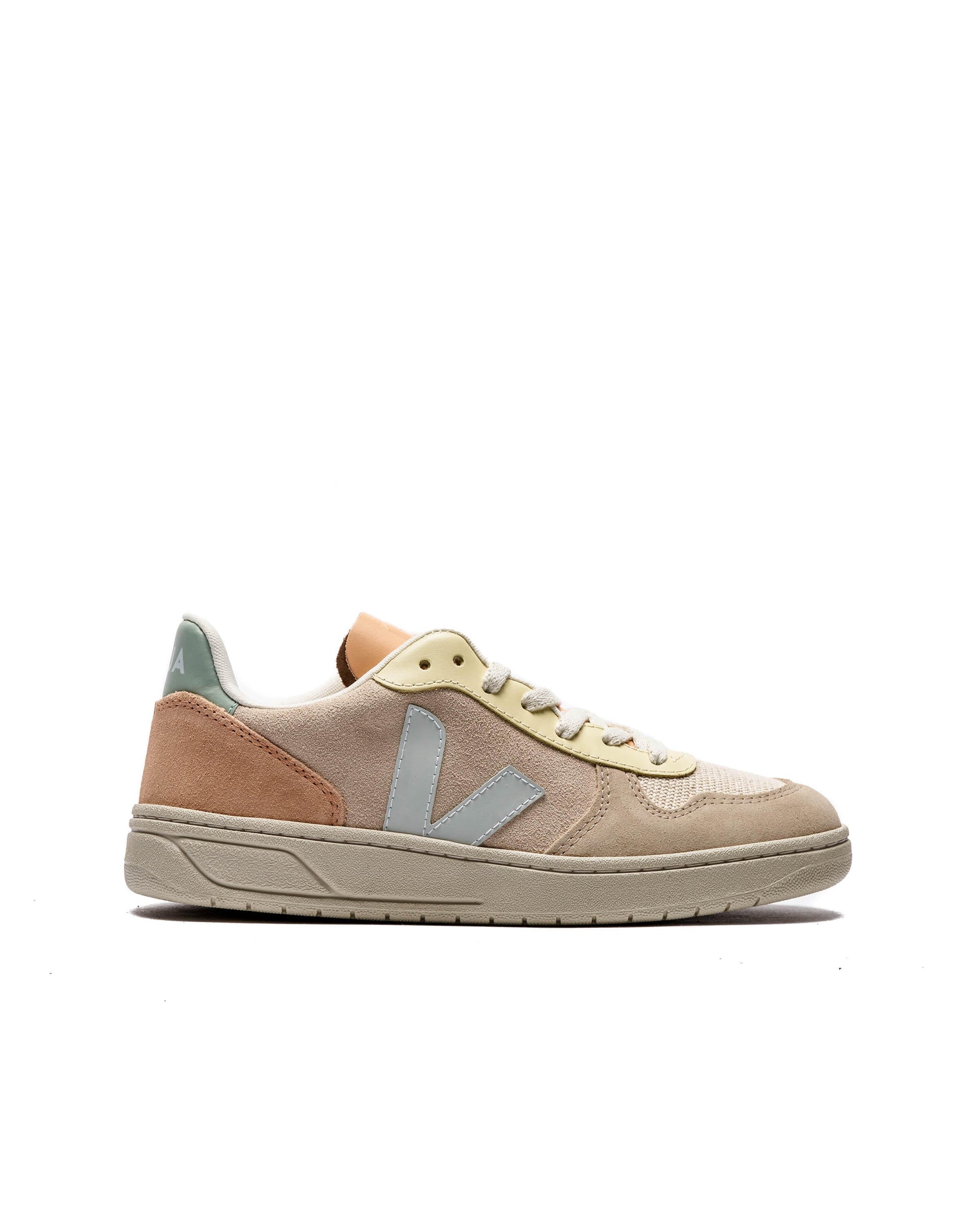 Exclusive Veja WMNS V-10 — 4 — Front View